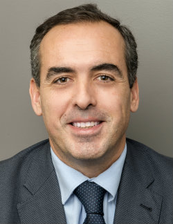 Francisco Lara Headshot