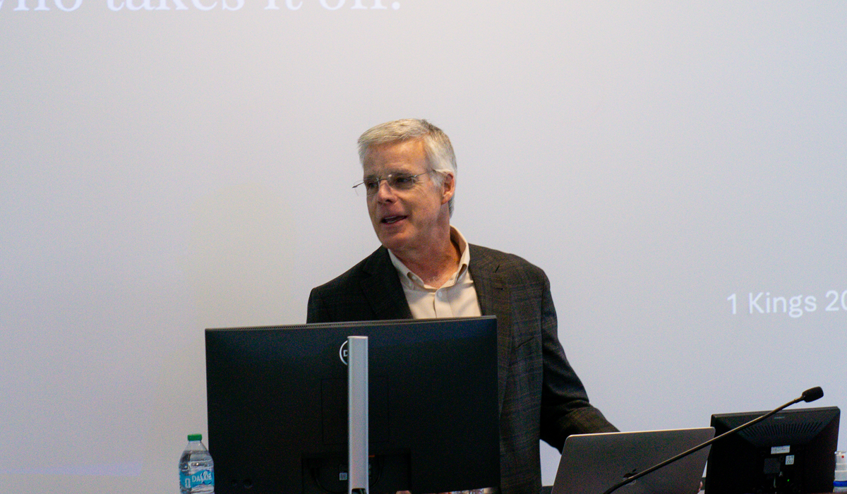 Steve McKee Brings Decades of Marketing and Business Wisdom to Professor Yoest's Management 302 Class