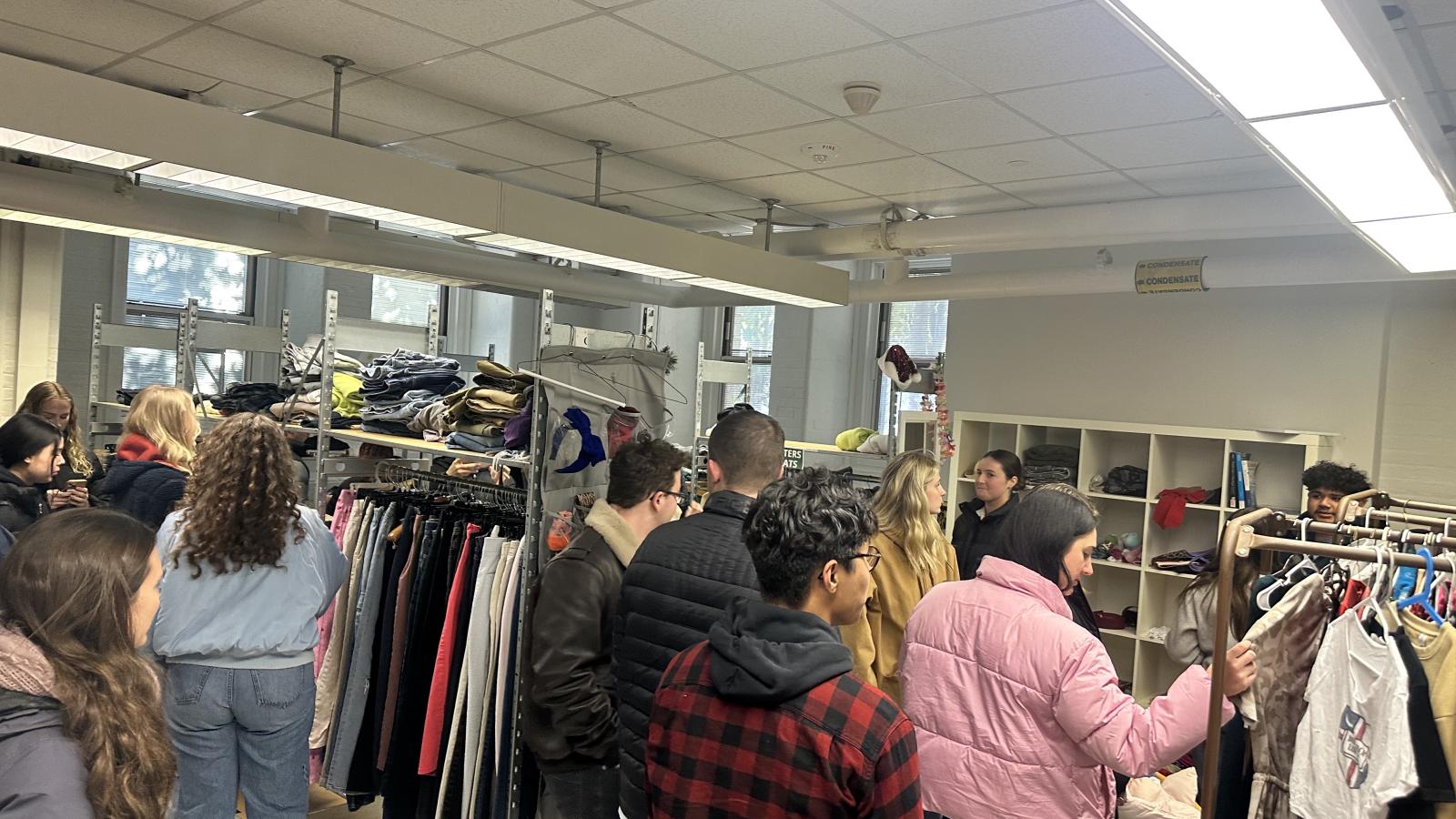     Are you a Busch School student who has skipped CEO lectures or networking events because you didn’t have the right attire? You’re not alone! Many students face this challenge, but Cardinal Closet is here to help.    