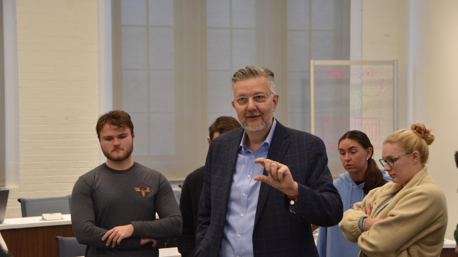 The entrepreneurship professors mingled with new and returning students for an evening filled with eating, socializing, and getting to know members of the entrepreneurship community.