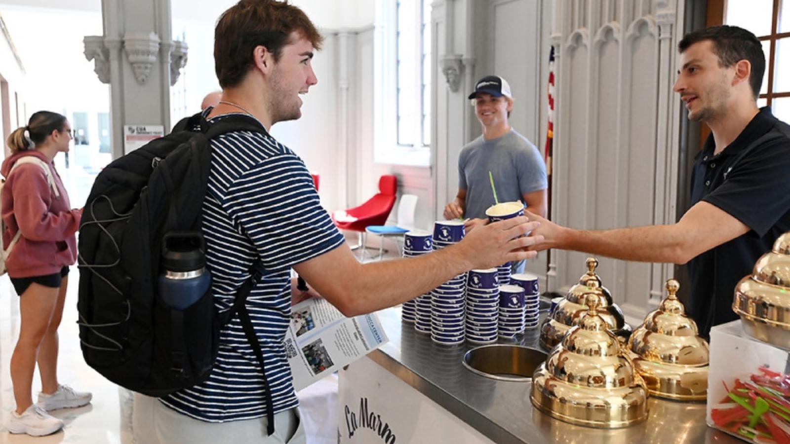 Francesco Brown served free scoops of gelato in Maloney Hall to introduce the Entrepreneurship co-specialization to students from all over campus!
