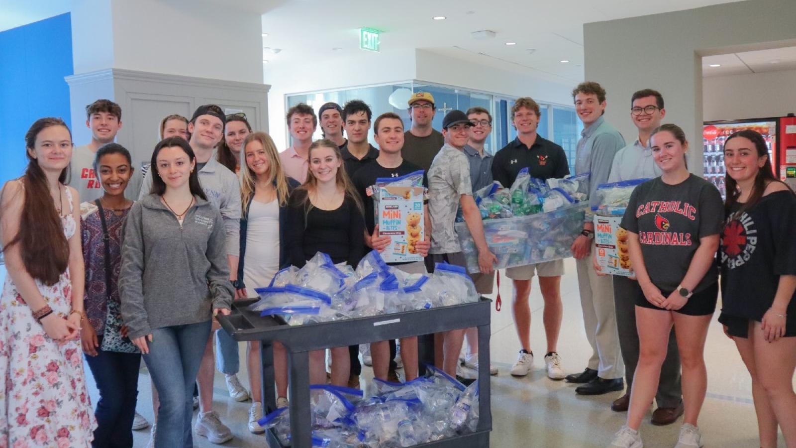 The Dean's Student Advisory Council hosted a school-wide service project with Busch School leadership groups and Catholic Charities.