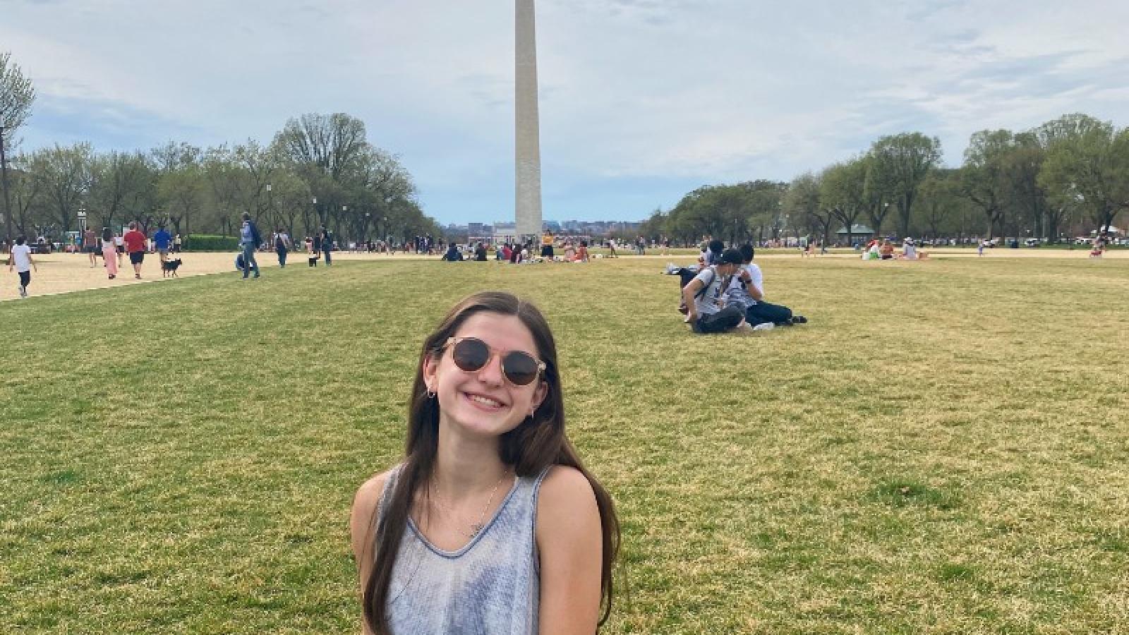 alessia at the washington monument