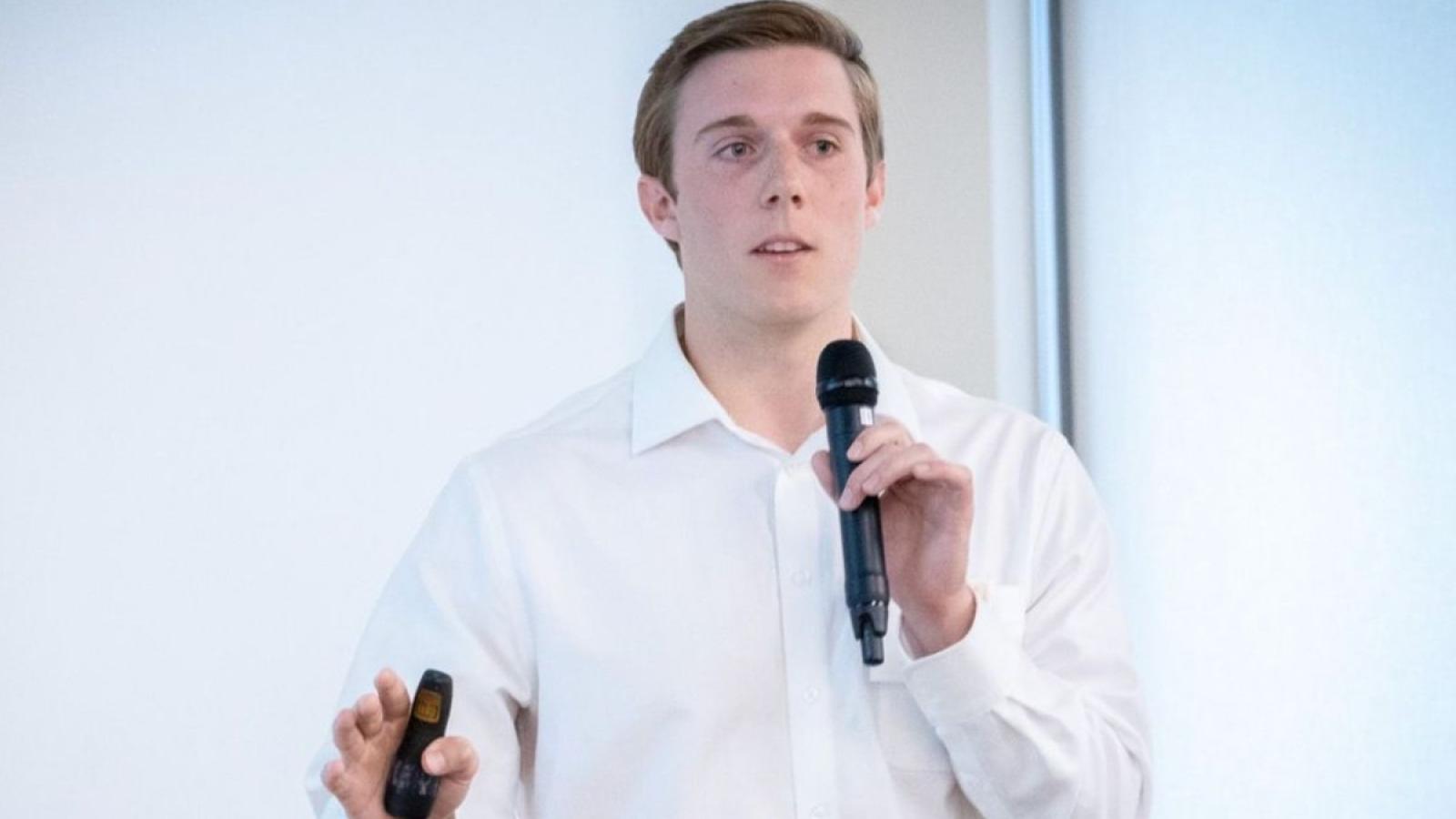 john speaking at an event