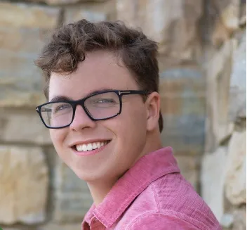     Student Joe Broom discusses how Cardinal Closet is your go-to spot for high-quality clothing if you’re in a pinch. It’s an incredibly important resource if you’re preparing for interviews, internships, events, and jobs.     
