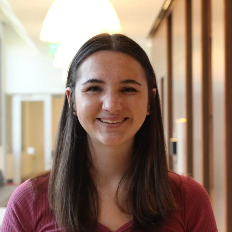     Student Elena Cerroni has put together a comprehensive guide on what to wear to nail your business professional dress.      