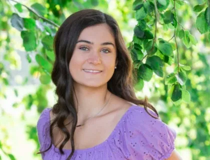 Catholic University strongly values the importance of sustainability across campus and has made a strong commitment to reducing waste and making a positive impact on our very own community. Student athlete Grace Guerin invites us to participate in a clothing drive on campus.