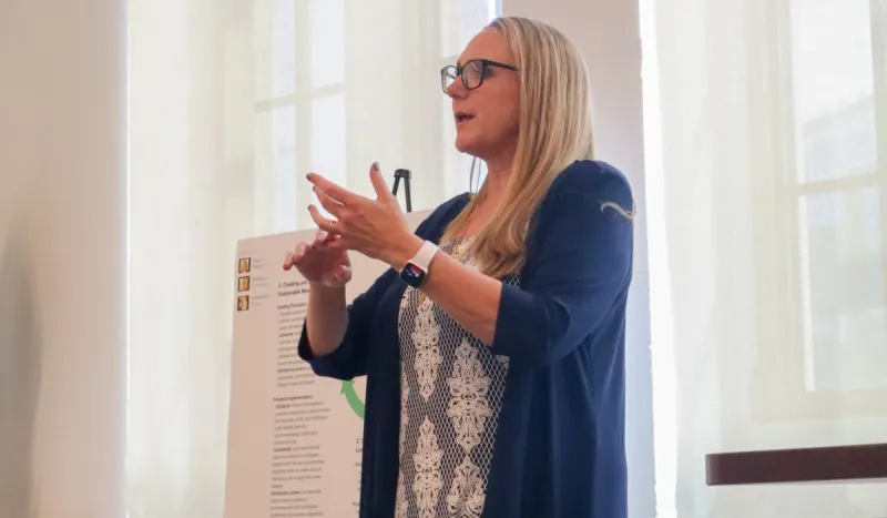 HR professor Tracy Phillips hosted an Executive Seminar titled, "Championing Dignity in the Workplace" with guest speaker Randy Reardon.